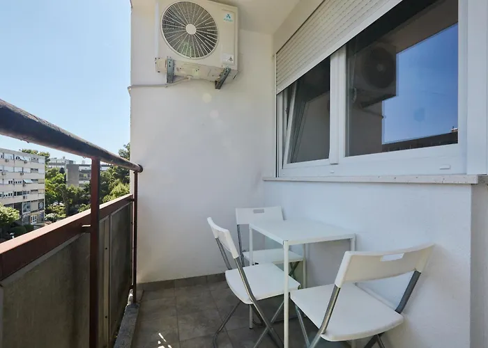 Chill Apartment Split